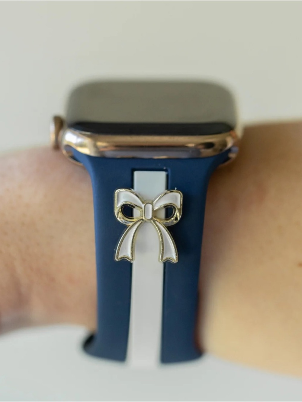 Navy & White Silicone Apple Watch Band with Bow Accent fits 38-42 size M/L NWT